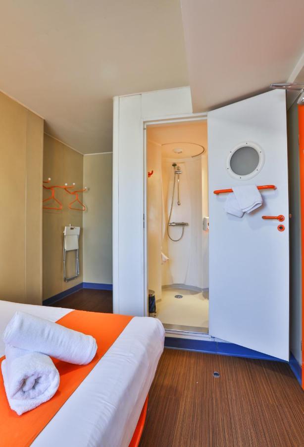Easyhotel Hotel *