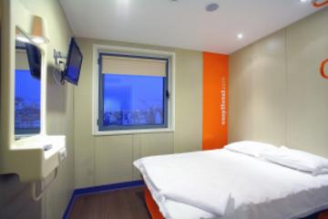 Easyhotel Hotel *
